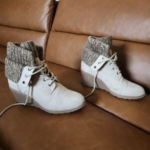 Stylish Lace-Up Cream and Brown Boots